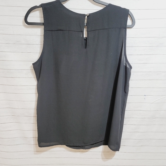 CHICO'S PLEASANT PLEATS SANDRA TANK IN BLACK, SZ 1 - Picture 6 of 9